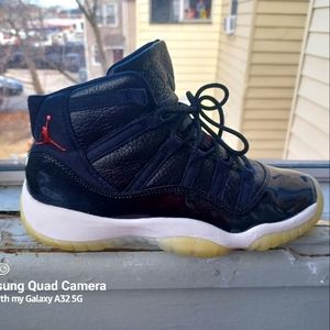 Retro Air Jordan 11's  (72-10)